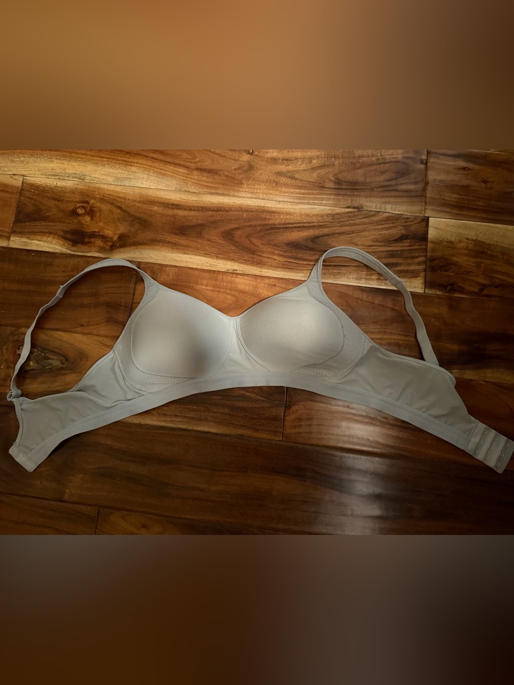 Women’s hanes white bra. Size xl